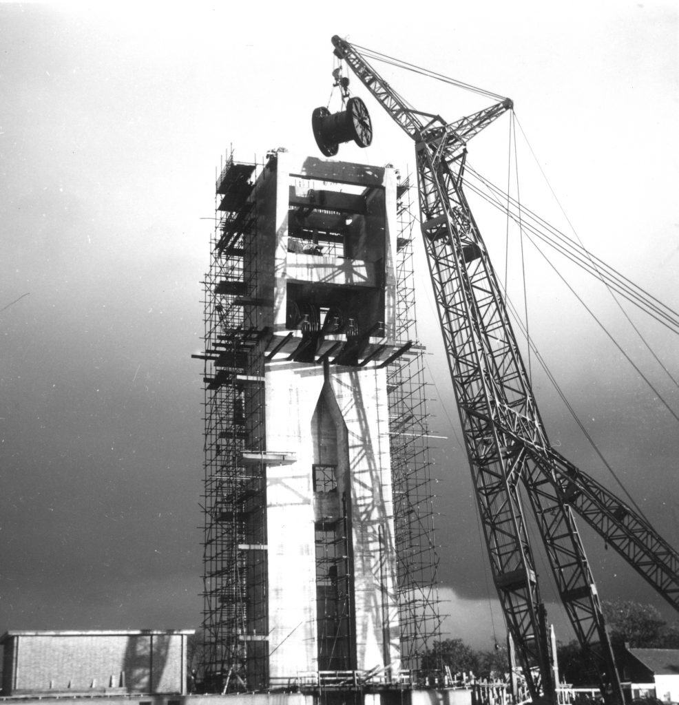 Hollandia inhijsen kabeltrommel Hollandsche IJsselkering in 1957