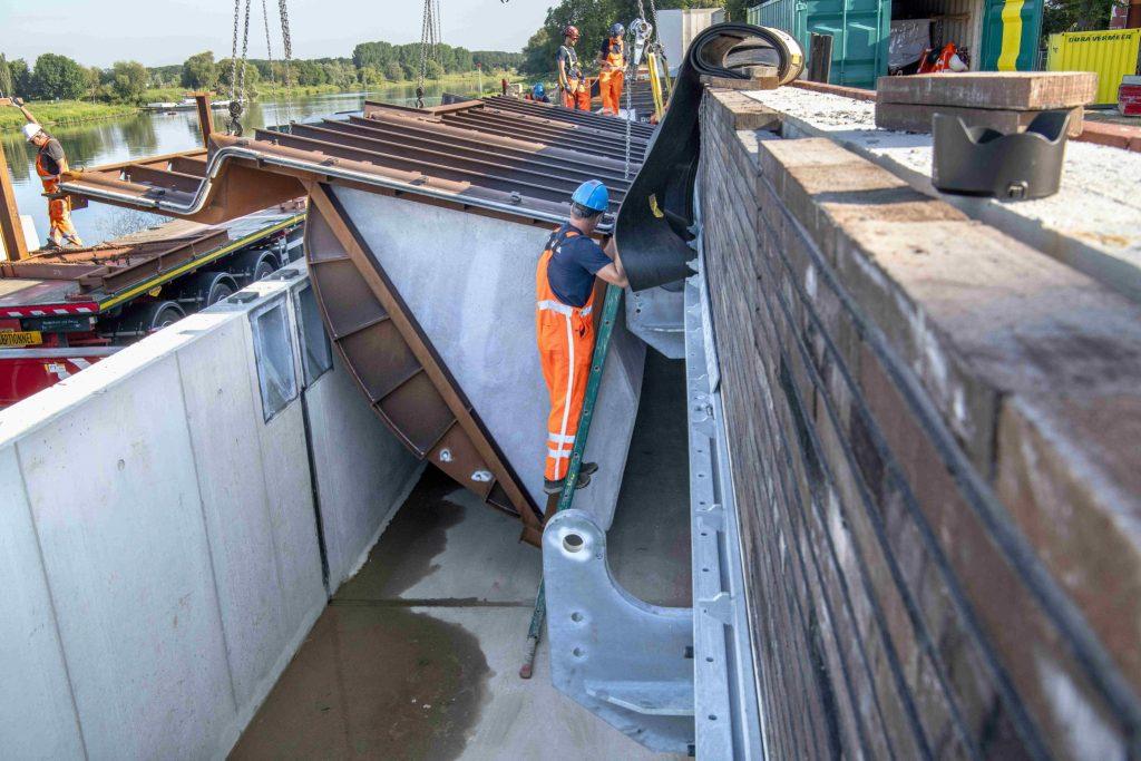 Steyl Maashoek inhijsen zelfkerende schot van de Vlotterkering®