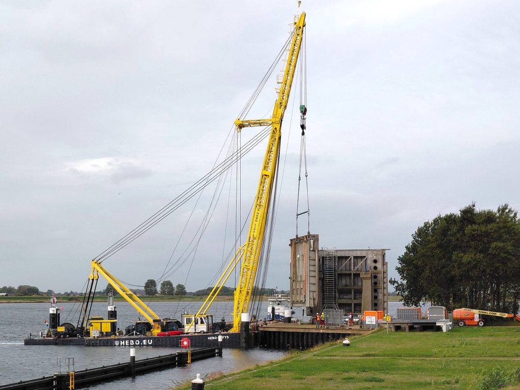 Hollandia Services sluiscomplexen Zandkreek en Hansweert